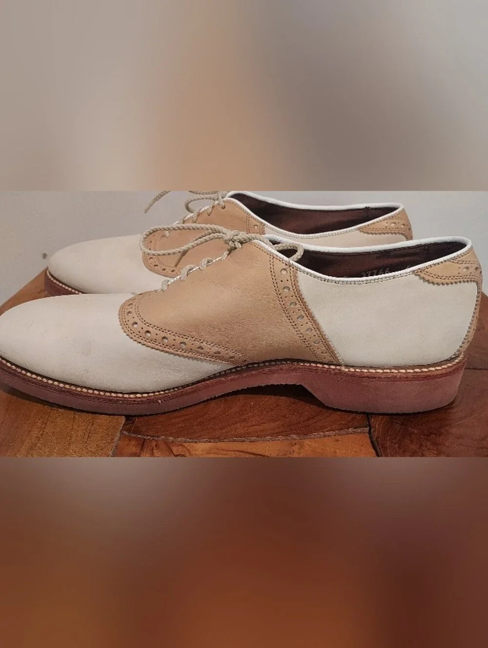 Allen Edmonds Saddle Oxford Dress Shoes Ivory Tan Leather Vibram Soles Size 10